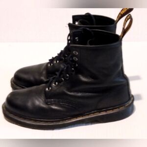 Dr. Martens boots 11 black boots mens 11